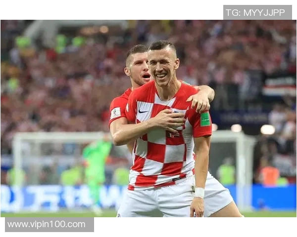 足球明星格子照片全景展示精彩瞬间与经典时刻合集