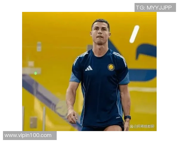 3号球员在足球界的明星身份揭秘及其辉煌成就分析